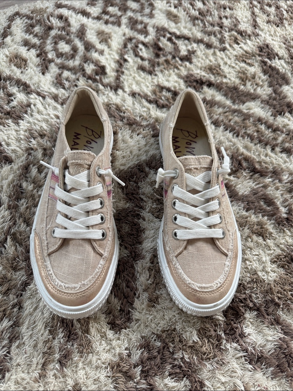 Blowfish Women’s Light Beige Canvas Lace-Up Sneakers with White Trim